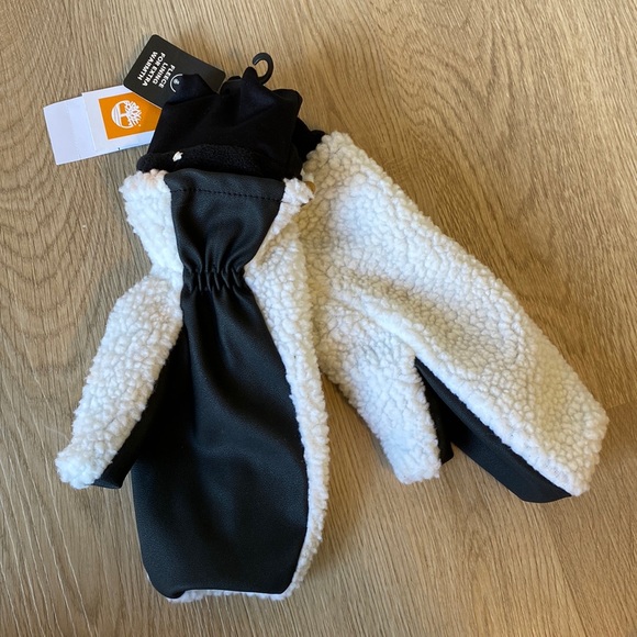 Timberland Accessories - NWT Timberland Mittens